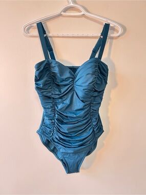 Aqua Green Women’s Size 10 Shape/Style Ruched One-Piece Swimsuit Aqua Green Blue
